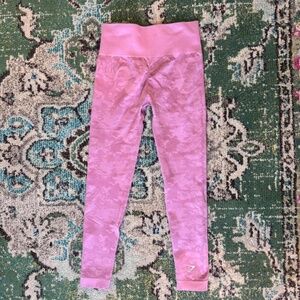 Women's Pink Camo Gymshark Scrunched Leggings